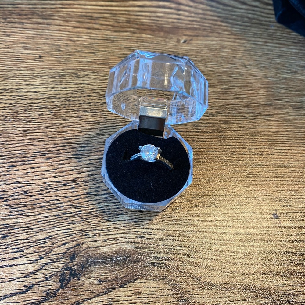 Cubic zirconia ring 6.5 MUST BUNDLE